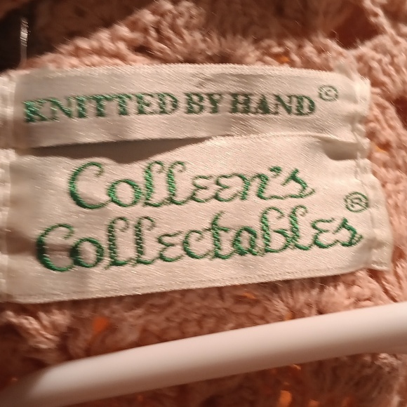 Colleen's Collectibles Elegant Crochet Floral Knitted By Hand Size Medium - Picture 10 of 11